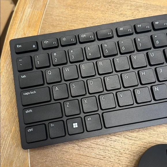 Dell Black Wireless Keyboard and Mouse Combo - Picture 2 of 16